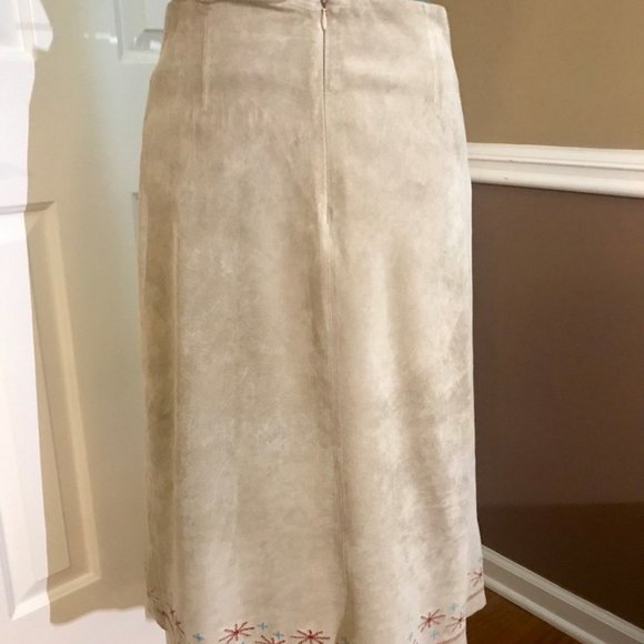 Arden B Suede Skirt - Picture 3 of 4
